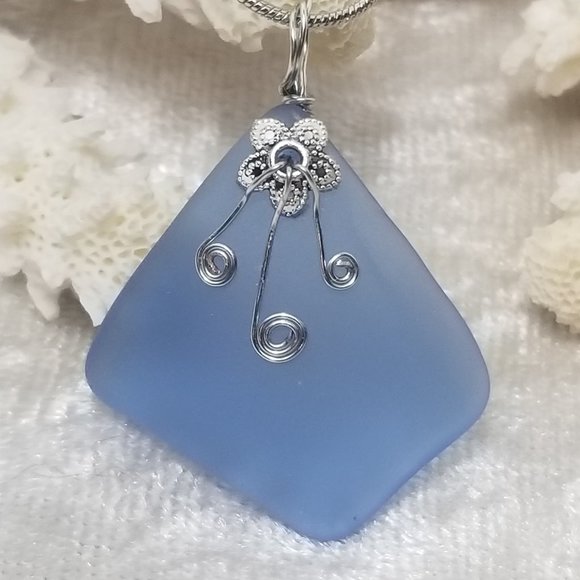 HI EVERYONE! Meet your Posher, Carmen - Picture 2 of 2